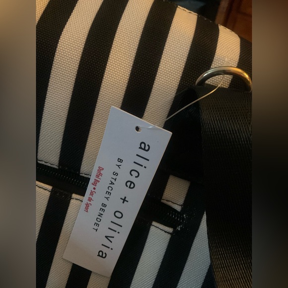 NWT Stunning Designer Alice + Olivia luggage weekender Tote Bag - Picture 5 of 6